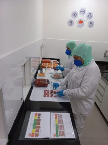 Com vocês, os mestres sensoriais: descubra por que provar os alimentos é uma ciência na Academia Seara