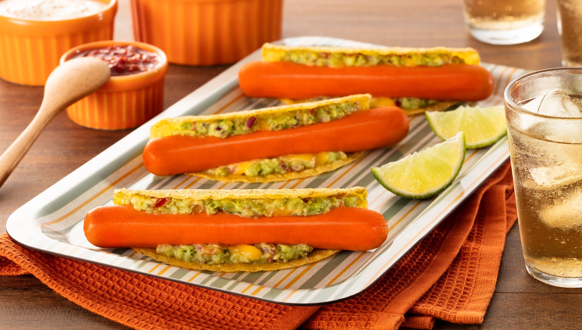 Tacos de Salsicha com Guacamole