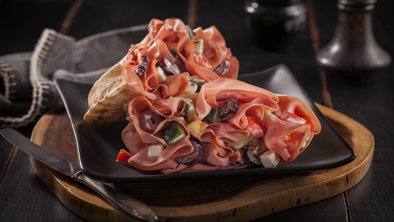 Sanduíche de Mortadela Defumada Grego