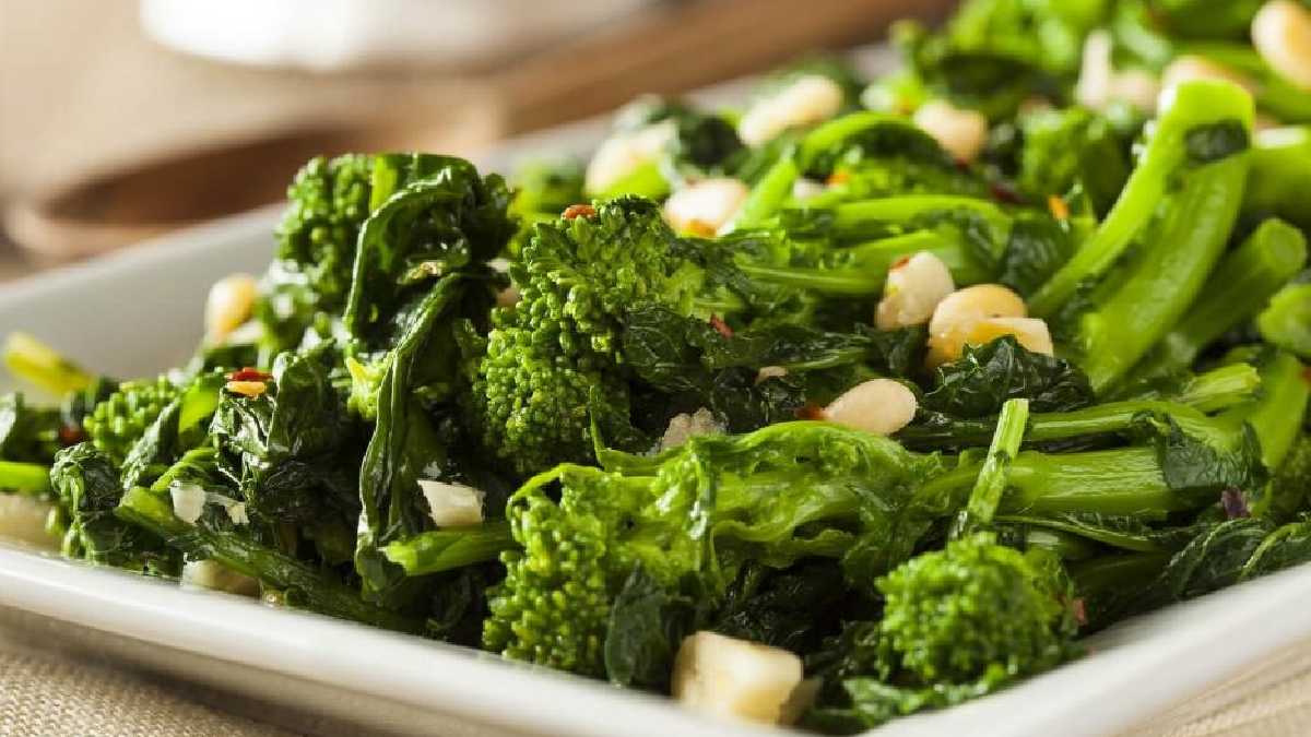 Brócolis refogada: 6 dicas para deixar a verdura saborosa