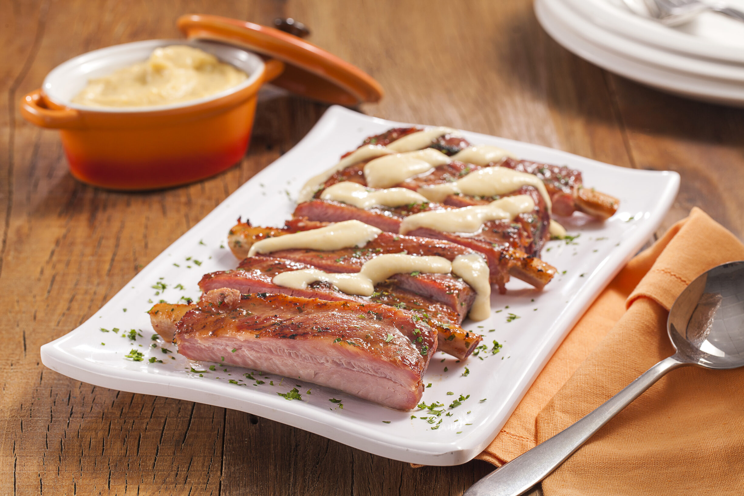 Costela Suína Assada com Mel e Limão e Creme de Milho