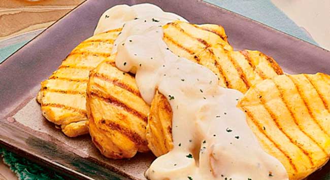 Filé de Frango Com Molho de Palmito