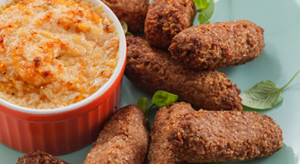 Kibe vegetal com creme de cenoura recheado com muçarela de búfala 