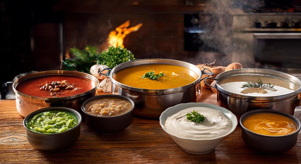 Caldos para espantar o frio: calor e afeto na sua mesa