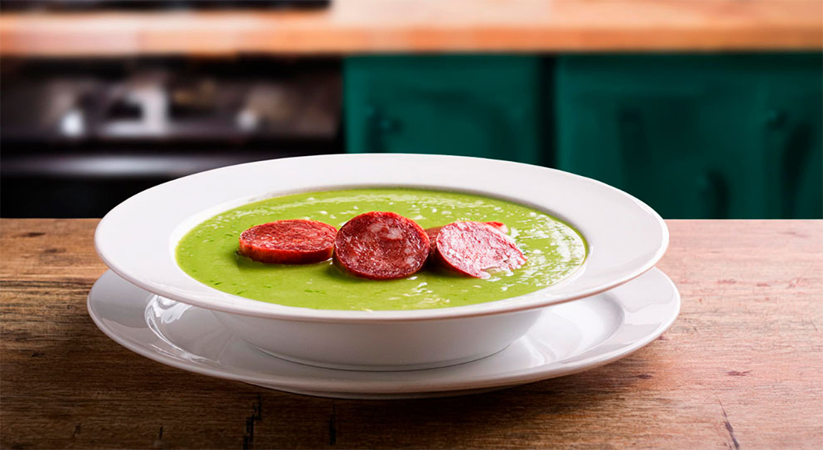 Como fazer um caldo verde saboroso e autêntico