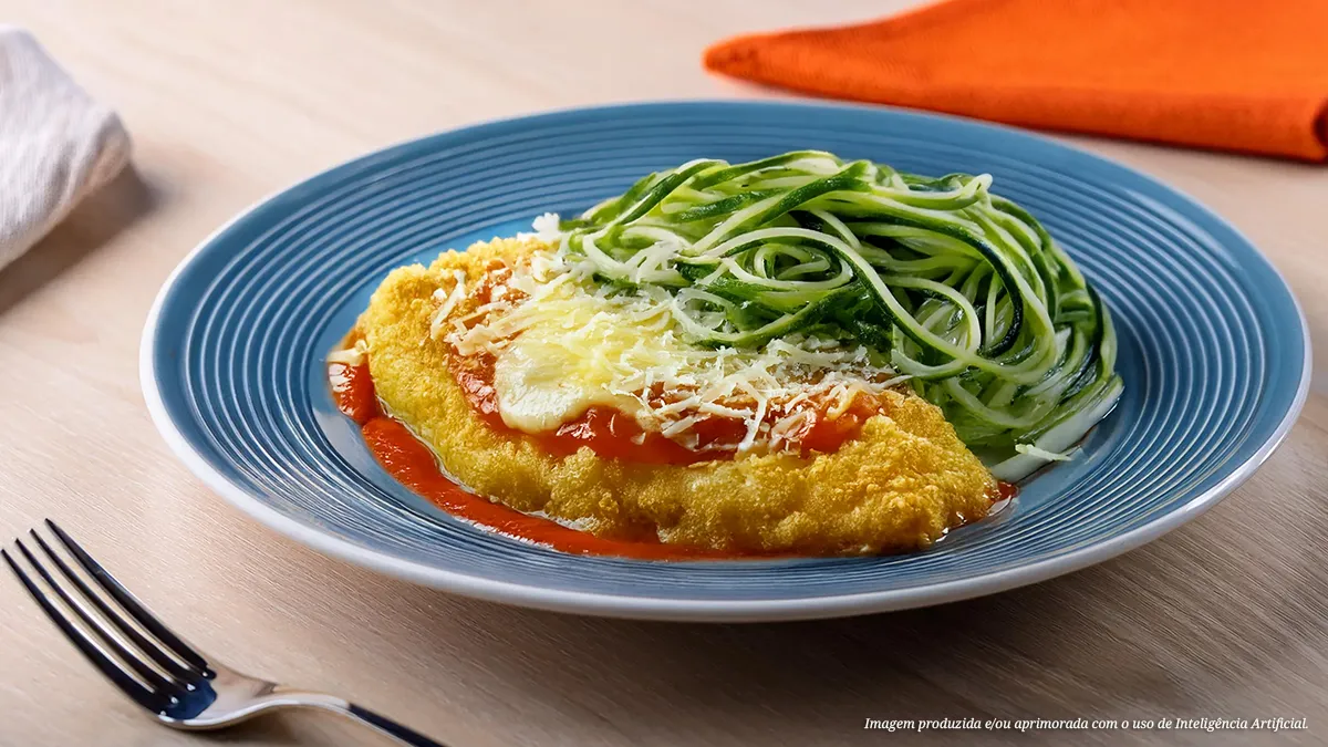 Tilápia à parmegiana com espaguete de abobrinha