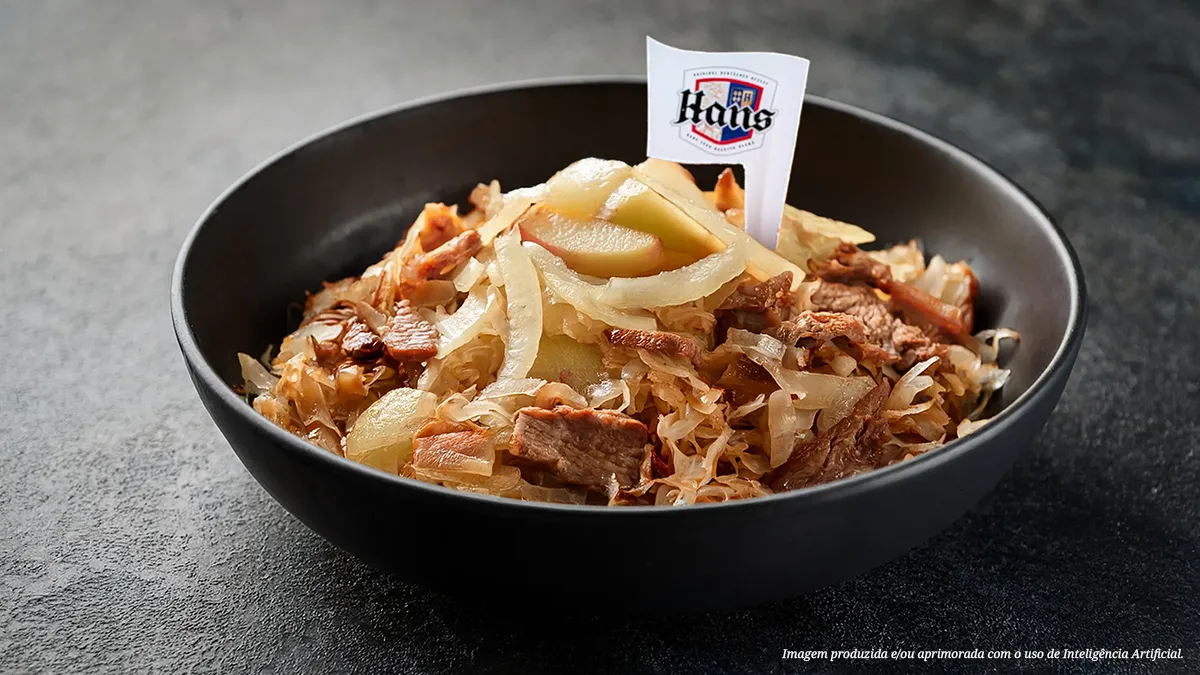 Joelho de porco defumado com chucrute