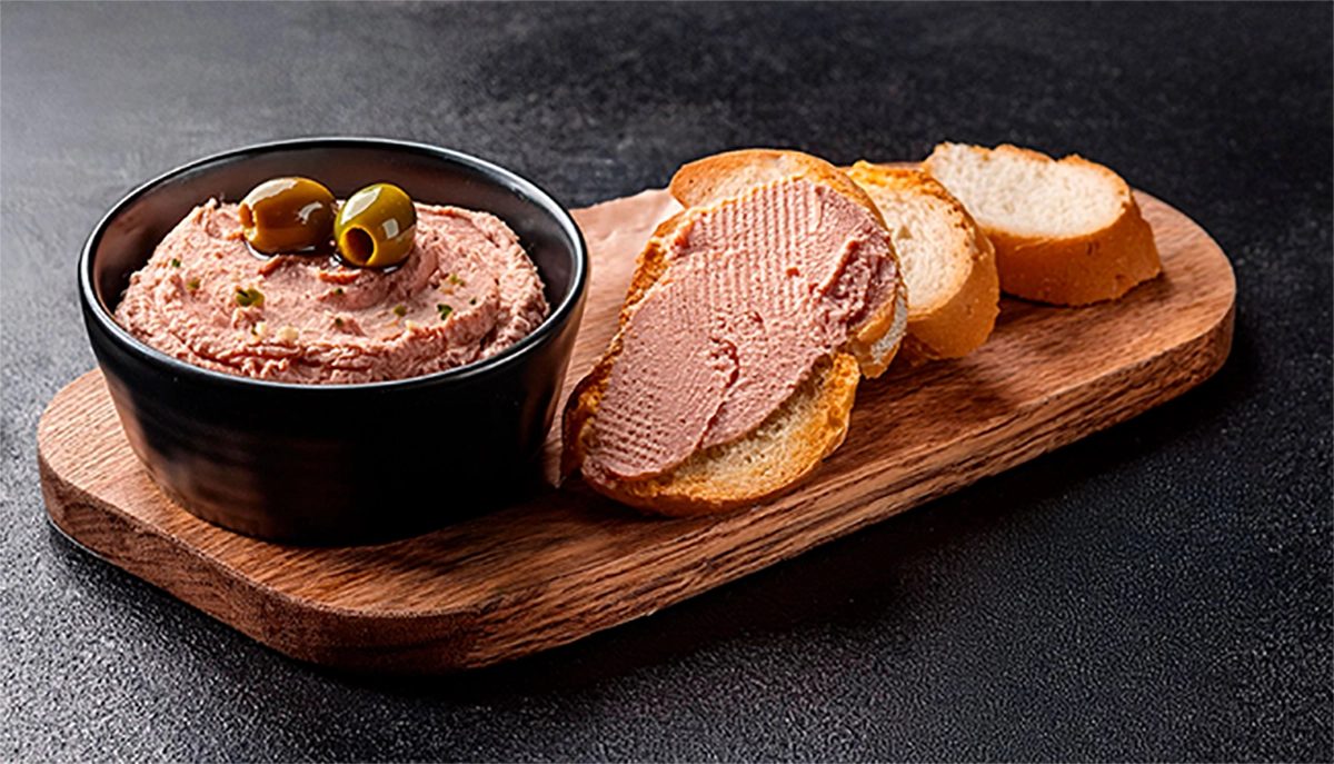 Patê de mortadela italiana com azeitona