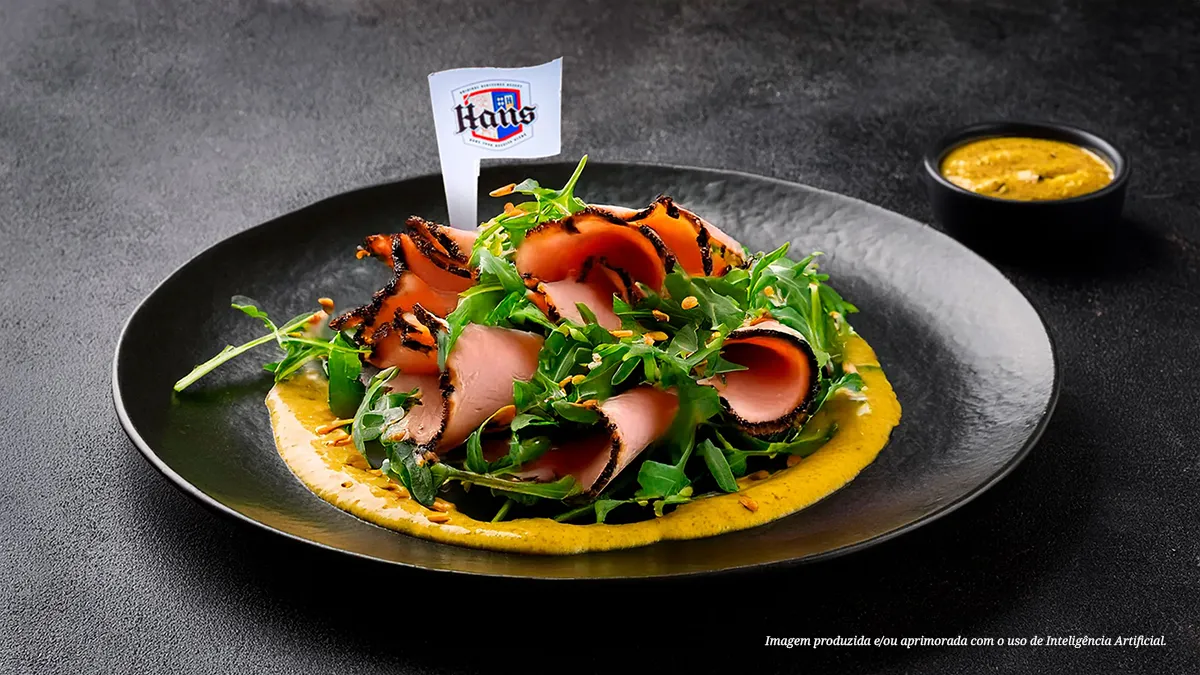 Presunto rústico com mostarda Dijon e mix de folhas amargas