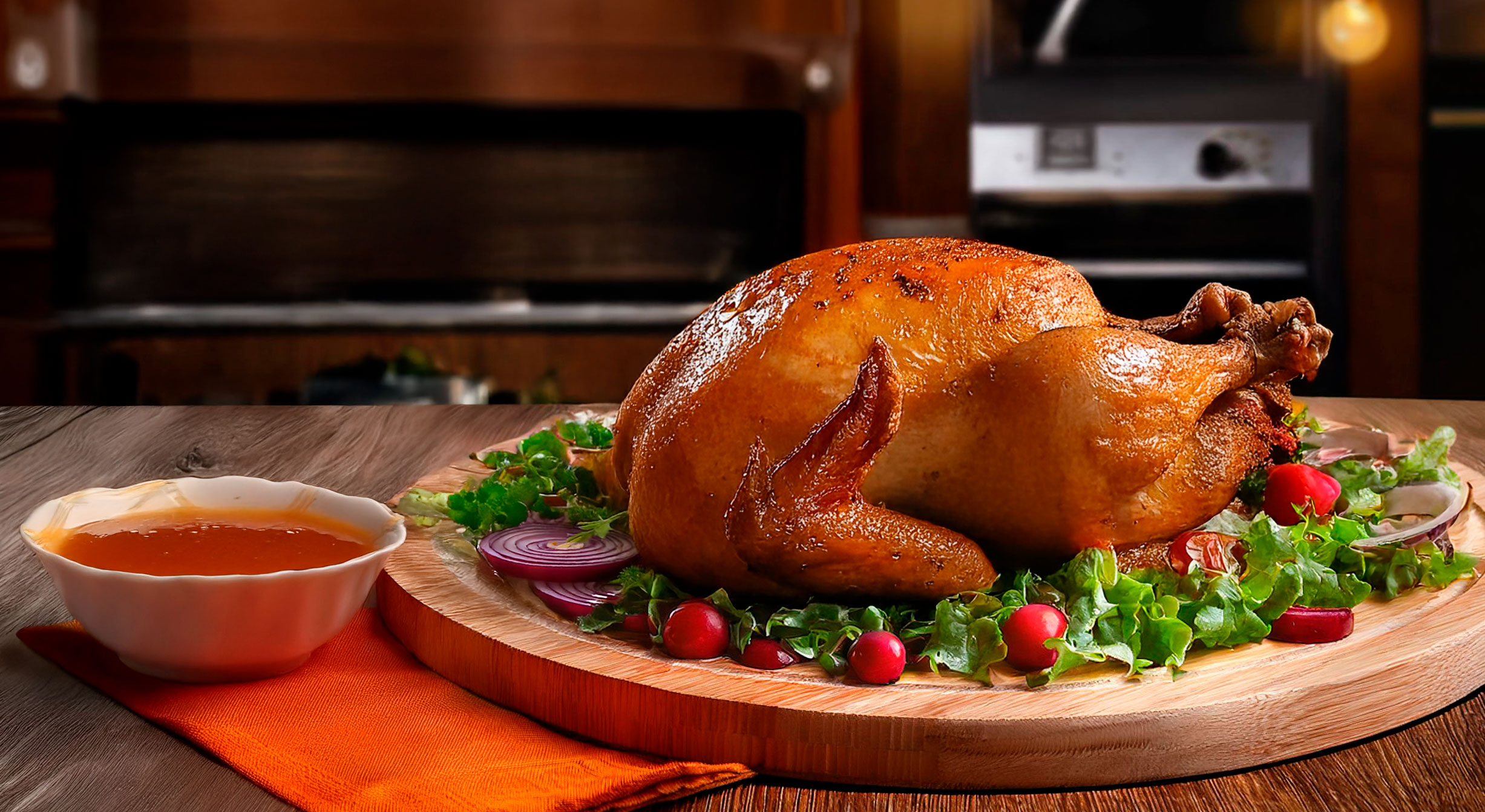 Ave Fiesta com salada verde e molho agridoce