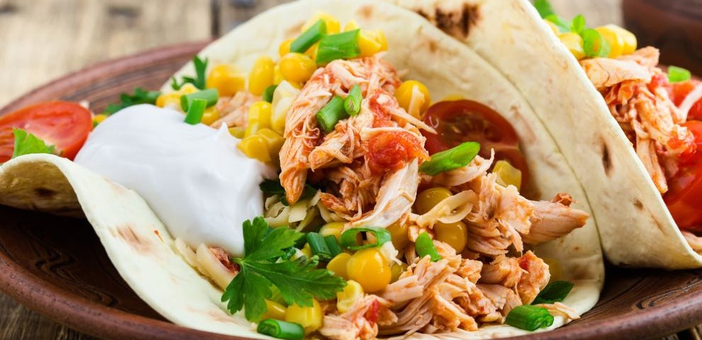 Tacos de Frango com Guacamole e Sour Cream