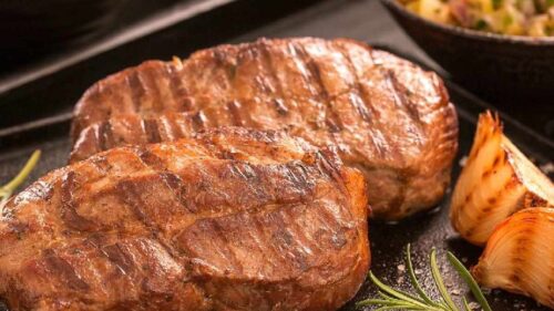 Ancho suíno: o que é, como fazer, temperar e assar a carne