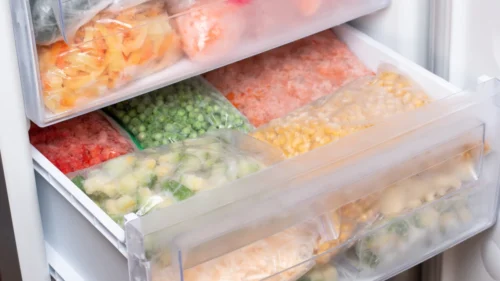 Aprenda a cortar, armazenar e congelar legumes como um chef