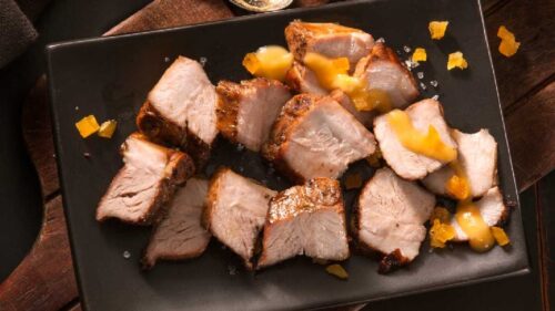 Assado de tira na churrasqueira: 4 dicas para deixar a carne suculenta