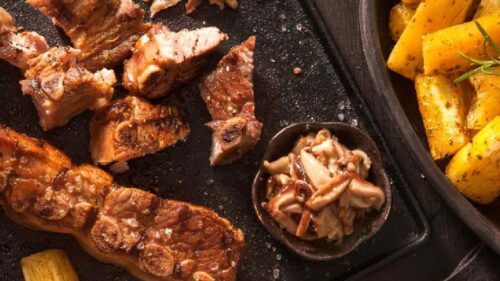 Assado de tira no forno: como preparar a carne + sugestões de acompanhamentos
