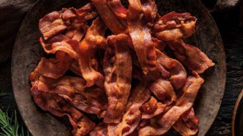 Descubra qual a diferença entre bacon, toucinho e paleta