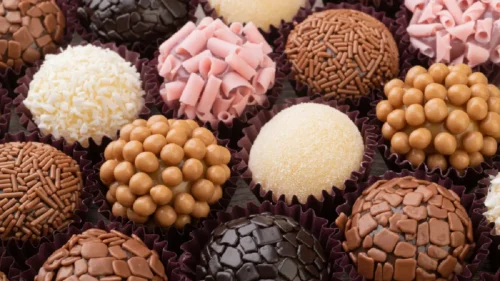 Esse doce leva só 3 ingredientes e fica pronto em 10 minutos