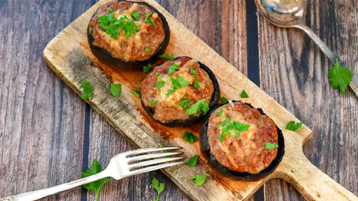 Mini torta de Cogumelo Portobello Recheado com Costela de Porco ao Molho Barbecue
