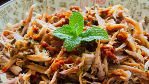 Como desfiar frango: 5 técnicas para testar