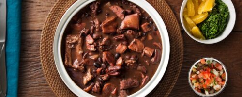 Como fazer feijoada: o guia completo para preparar a melhor receita