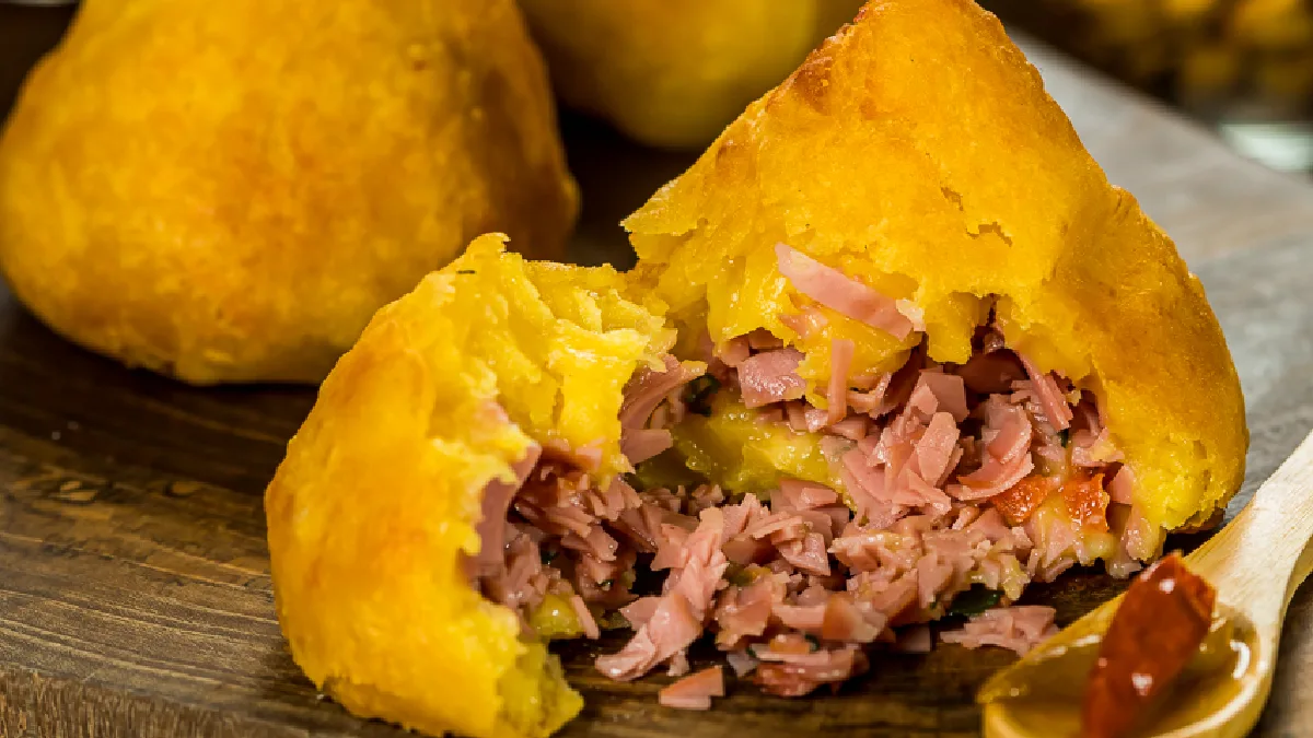 Coxinha de Batata-Baroa com Mortadela Tradicional