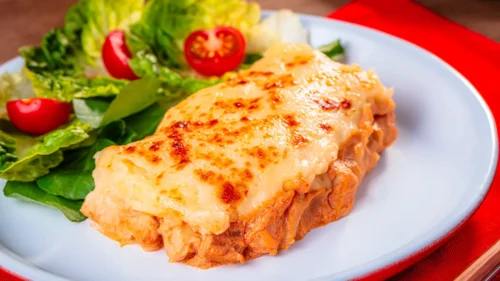 Qual a diferença entre fricasse e escondidinho?