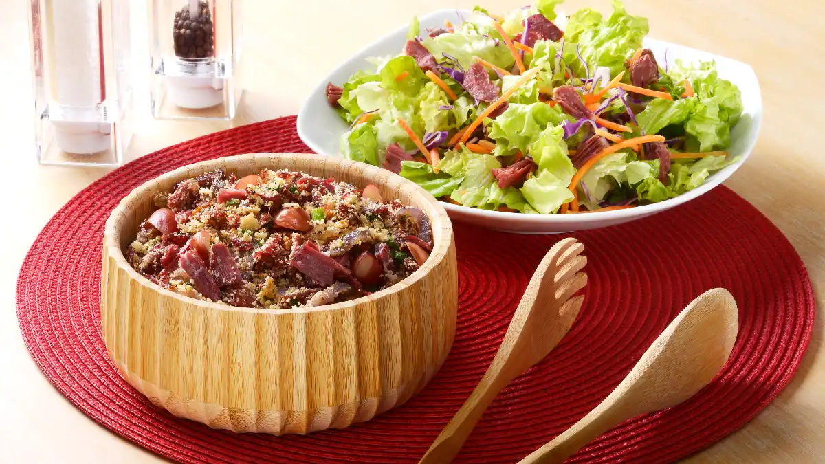 Farofa de Jerked Beef com Pinhão