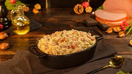 Sobrou tender do Natal? Faça essa farofa com tender e castanha portuguesa