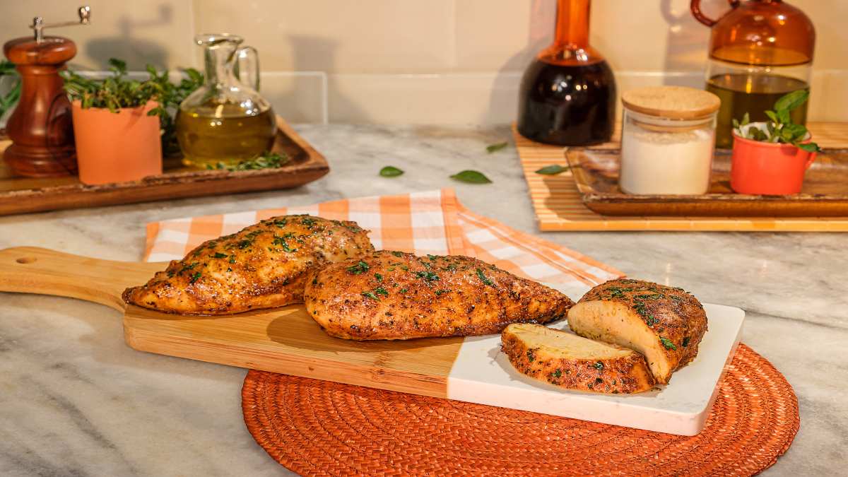 Como temperar frango para assar