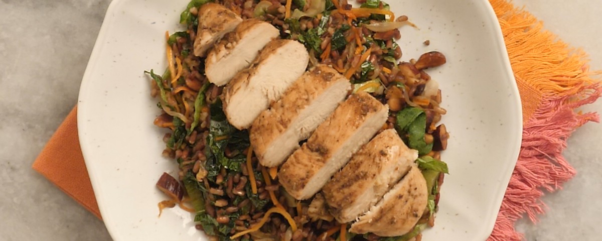 Filé de Peito de Frango com Mostarda e Arroz Vermelho