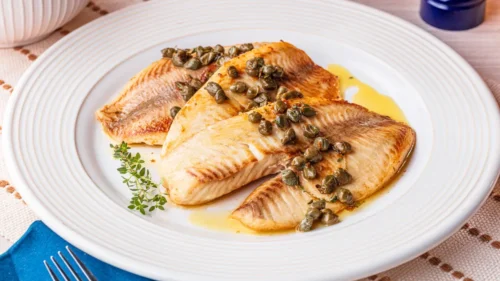 Filé de tilápia grelhada com molho de limão