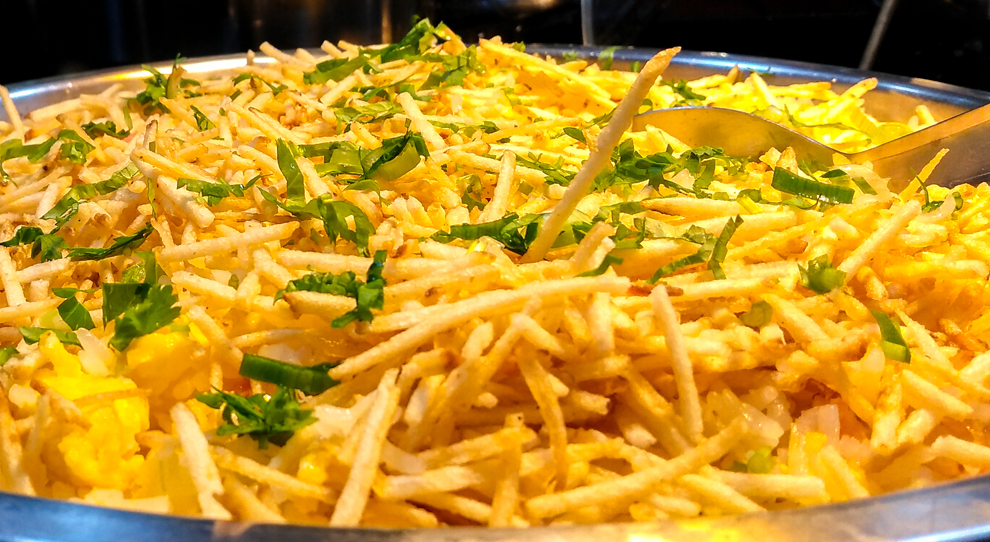 Fricassê de Frango com Batata Palha Caseira