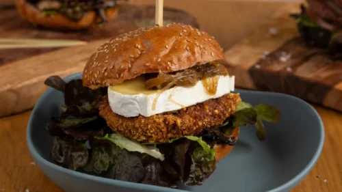 Hambúrguer 100% vegetal seara gourmet com queijo brie