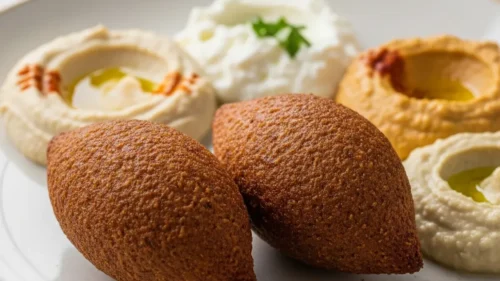 Kibe vegano com homus, coalhada e babaganuche