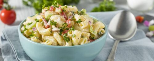 Receita de macarronese: 5 formas de fazer a salada de macarrão