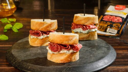 7 ideias de petiscos para comer na beira da piscina