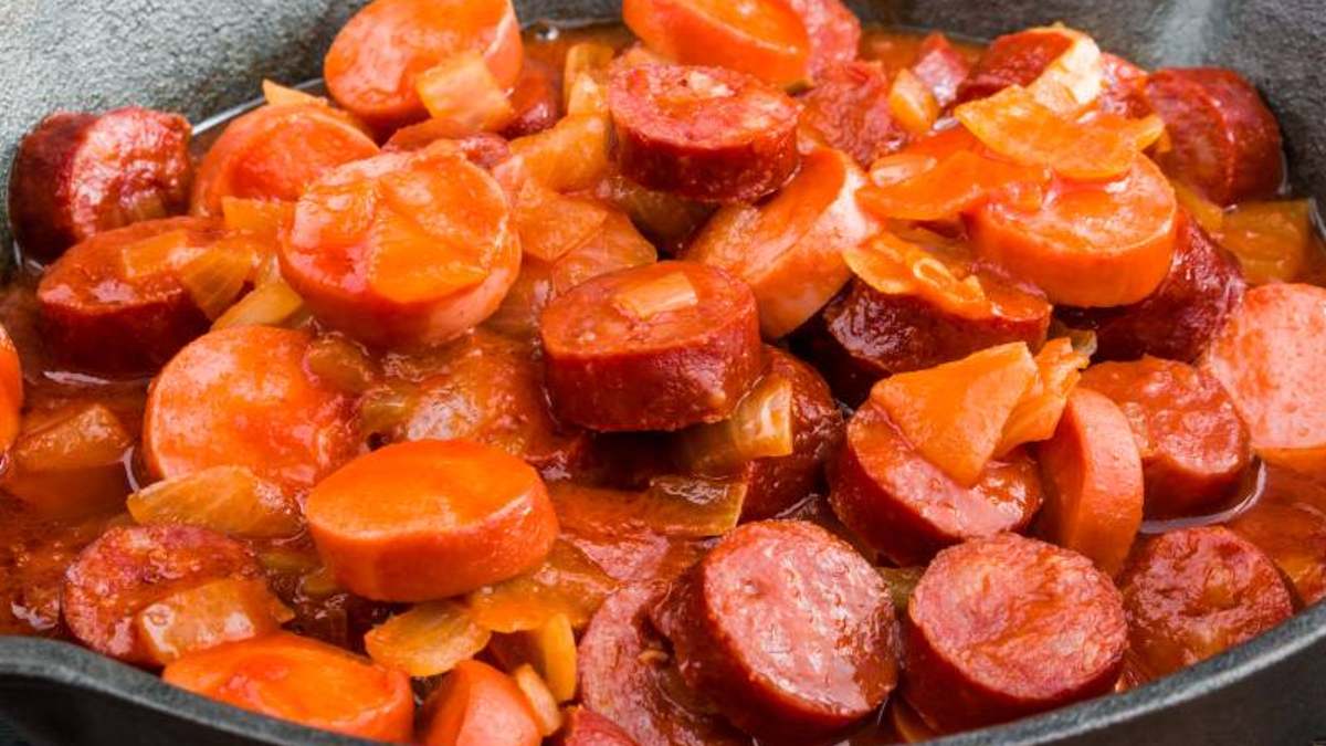 Aprenda a fazer molho de salsicha cremoso para macarrão ou cachorro quente