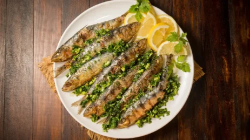 Nem salmão, nem atum: saiba qual peixe tem mais cálcio que o leite