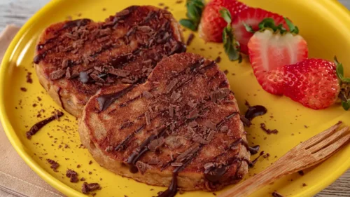 O que fazer no café da manhã para namorado? Prepare essa receita de panqueca caseira!