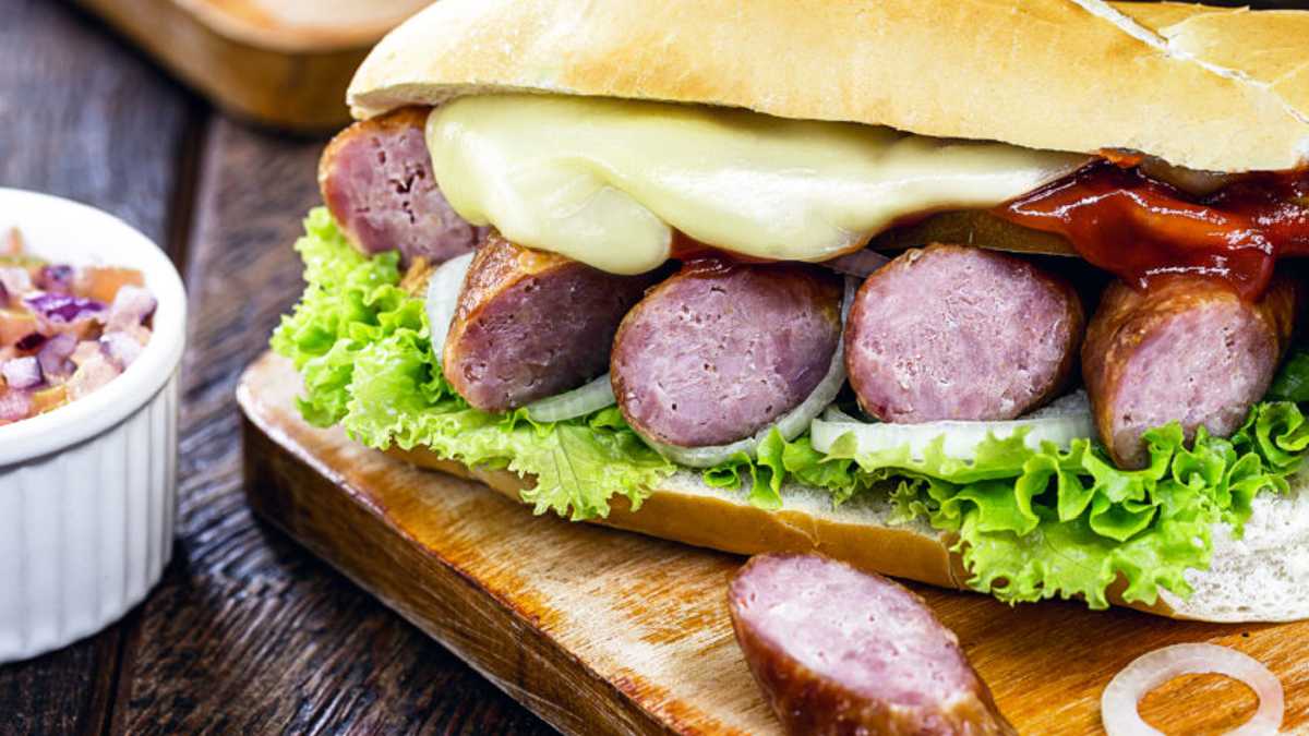 Pão com linguiça: 5 ideias para variar a receita do lanche