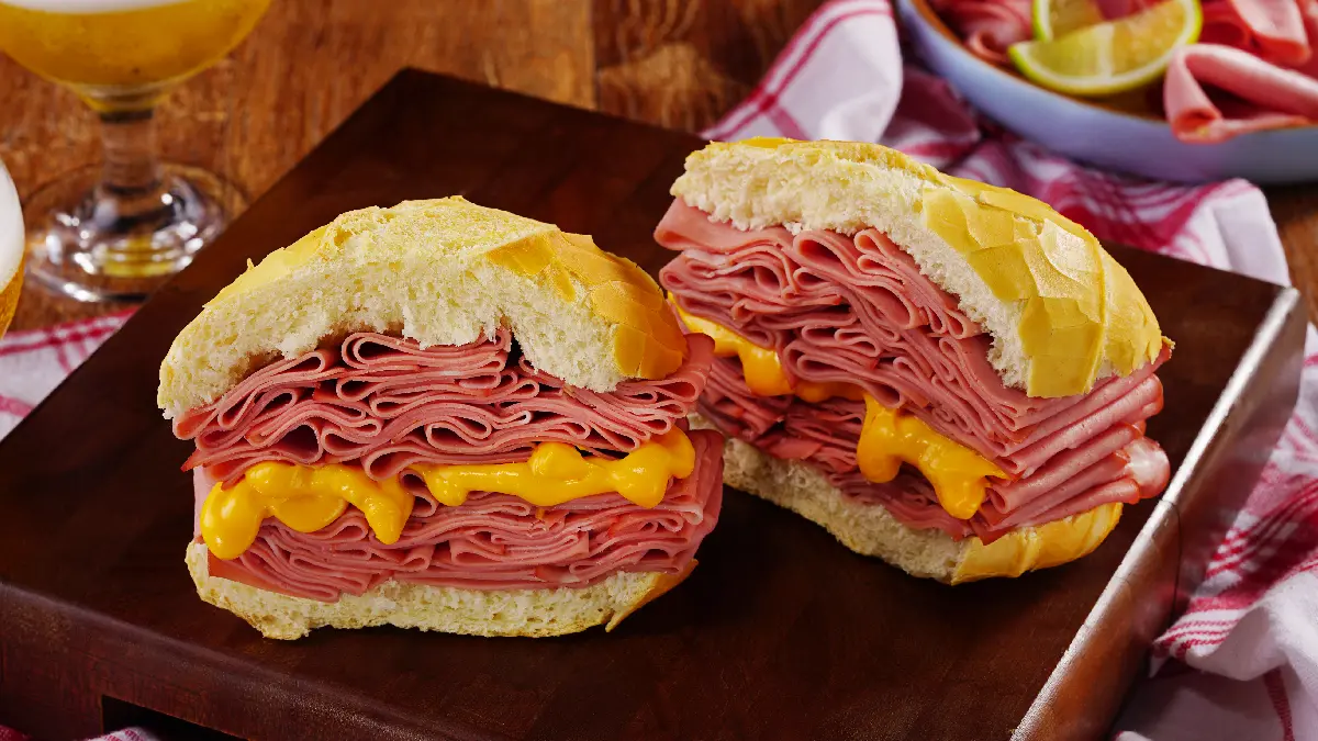 Pão com mortadela do Mercadão: aprenda a fazer o sanduíche mais saboroso de São Paulo