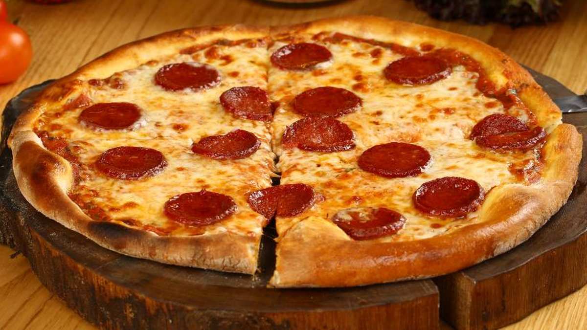 Pizza Caseira de Pepperoni