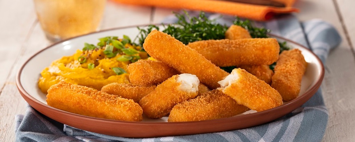 Tirinhas de Peixe Empanadas com Purê de Abóbora