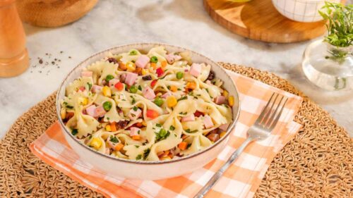 Calor demais? Confira 6 receitas de saladas com frios