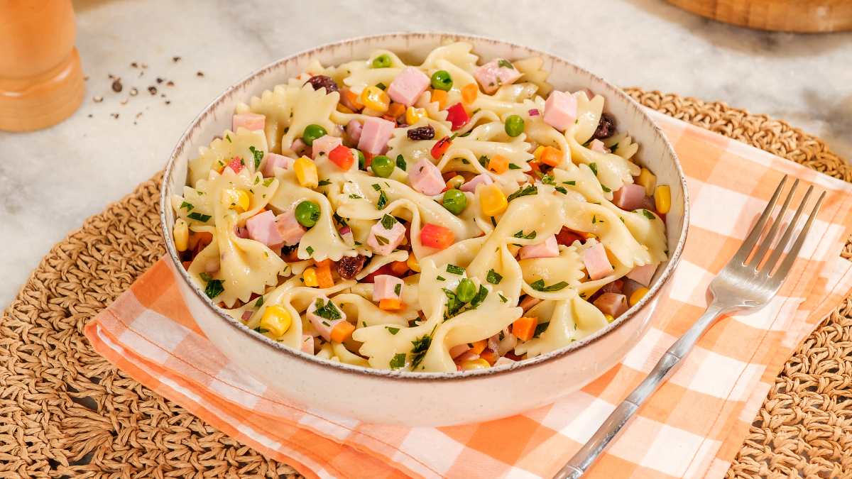 Salada de macarrão para ceia de Natal: 6 receitas criativas para se inspirar