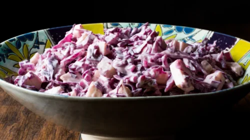 Salada de repolho com maionese: como preparar esse prato tradicional