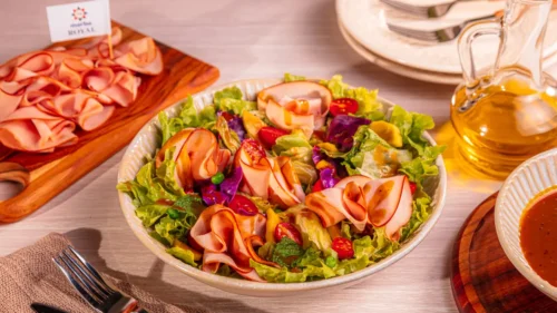 7 receitas de saladas com proteínas para começar o ano para valer
