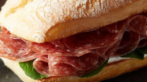 5 receitas com salame para preparar lanches saborosos e criativos