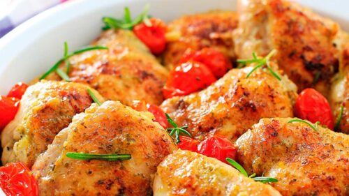 Lavar frango ou não? Veja como essa prática pode ser perigosa