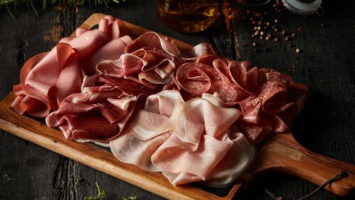 Tábua de frios e vinhos: veja como harmonizar os frios com a bebida